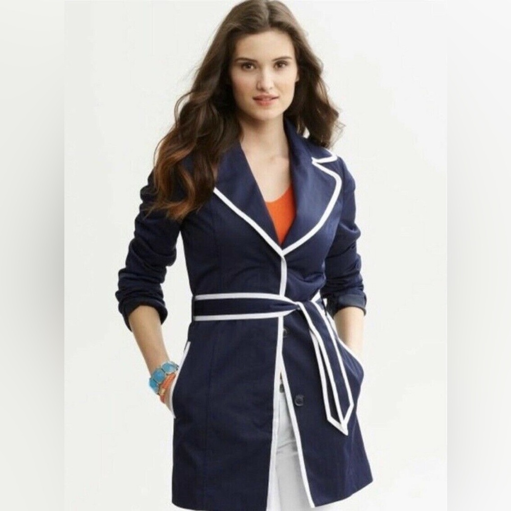 EUC Banana Republic Navy and White Trench Coat size S